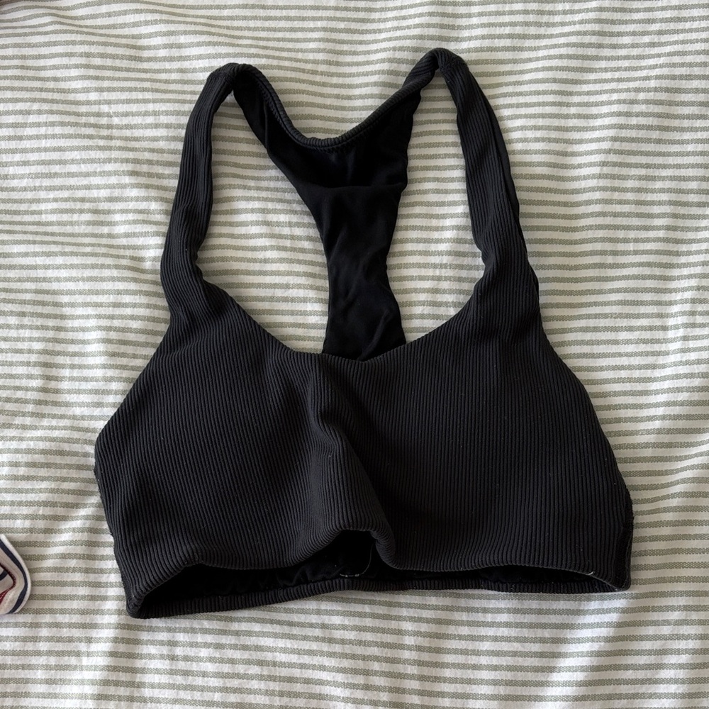 Seamless Black Sports Bra